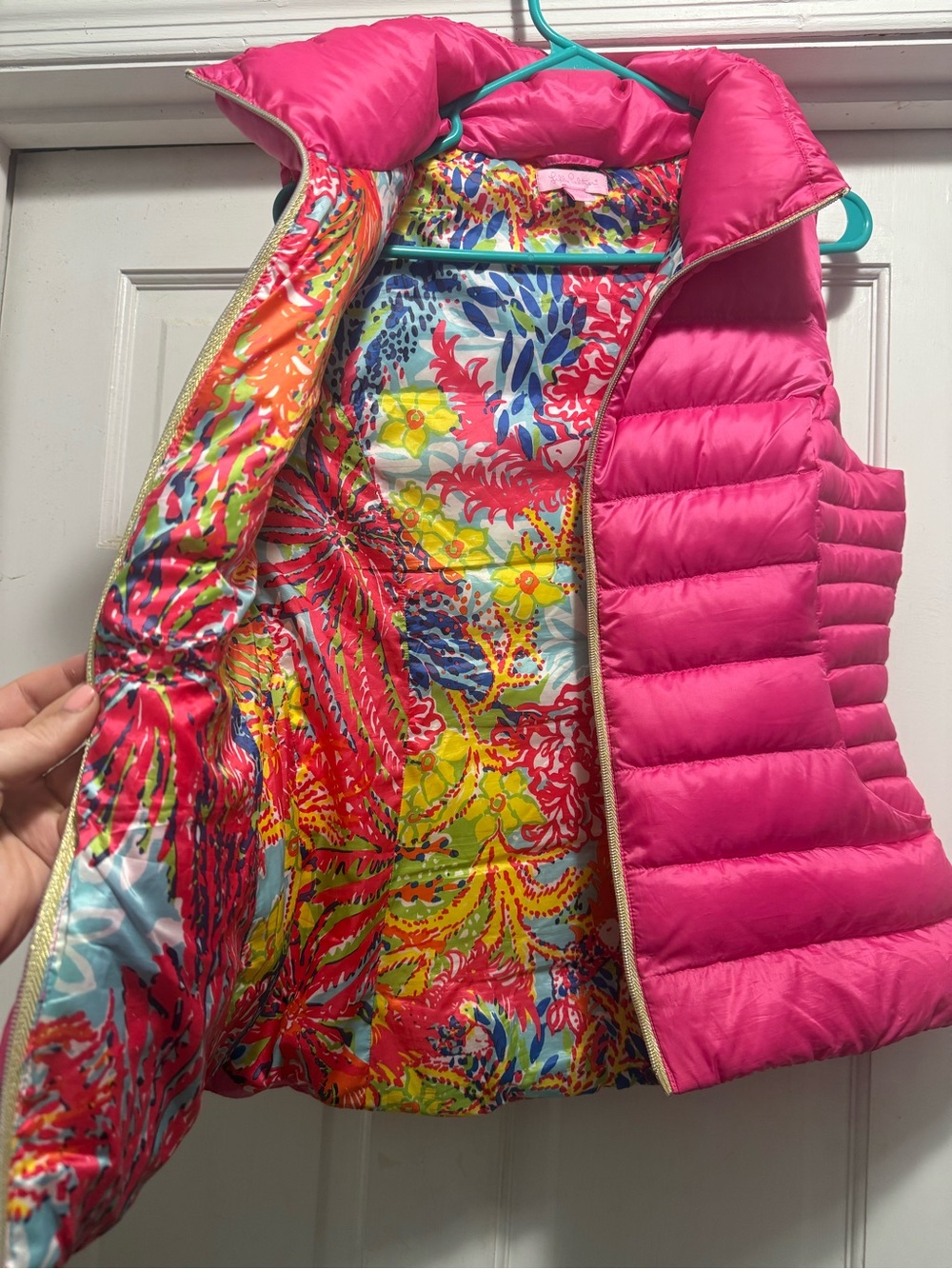 Lilly Pulitzer Hot Pink Quilted Vest with Multicolor Lining - Picture 5 of 12